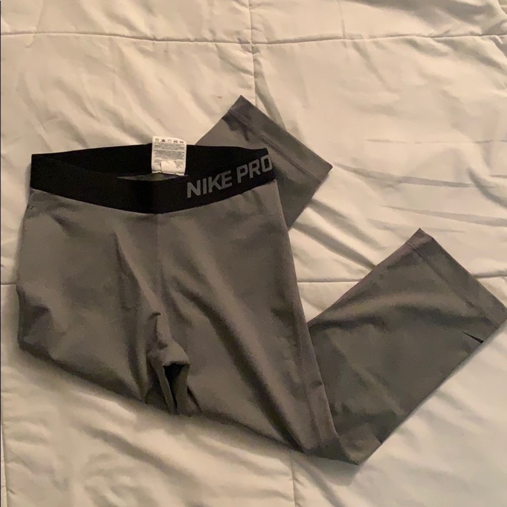Nike dri-fit Capri leggings